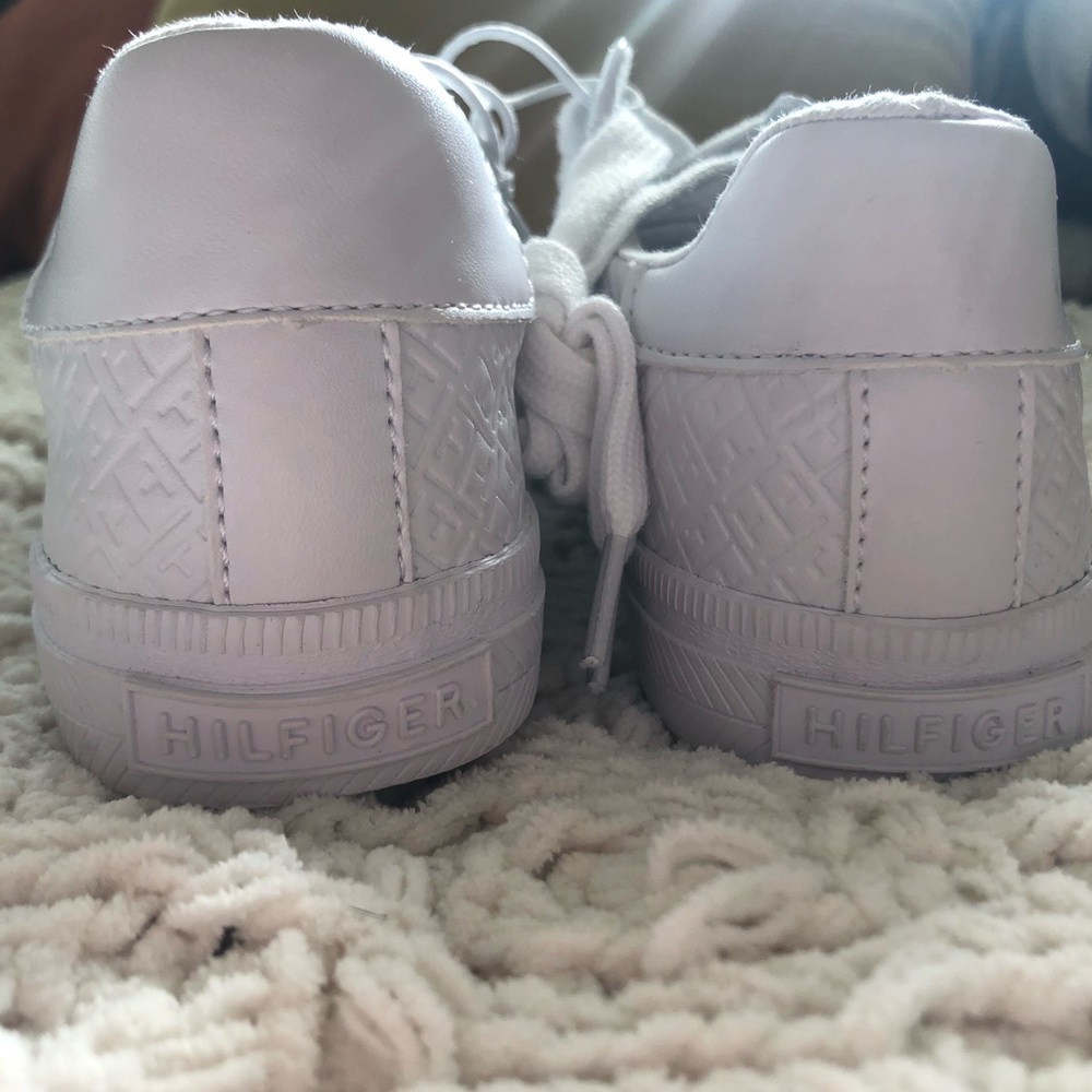 White 5.5 Tommy Hilfiger shoes - Picture 5 of 5